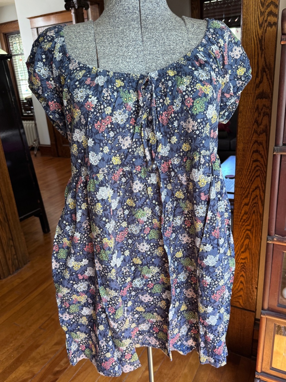 Universal Threads Ditsy Floral Babydoll Dress with Tie Neckline in EUC Sz XL